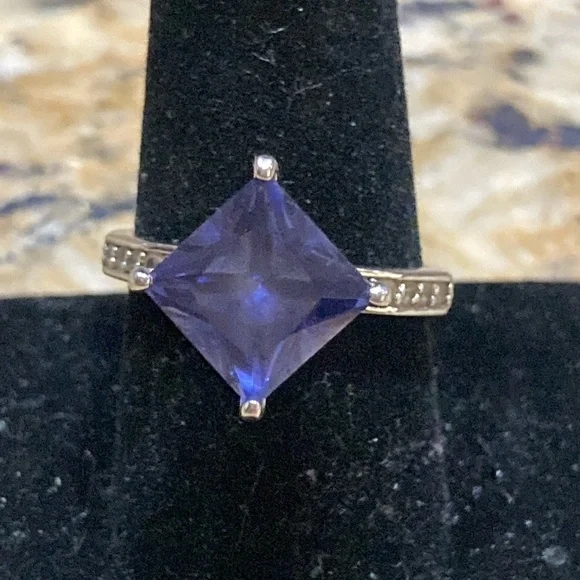 Ring - Picture 3 of 15